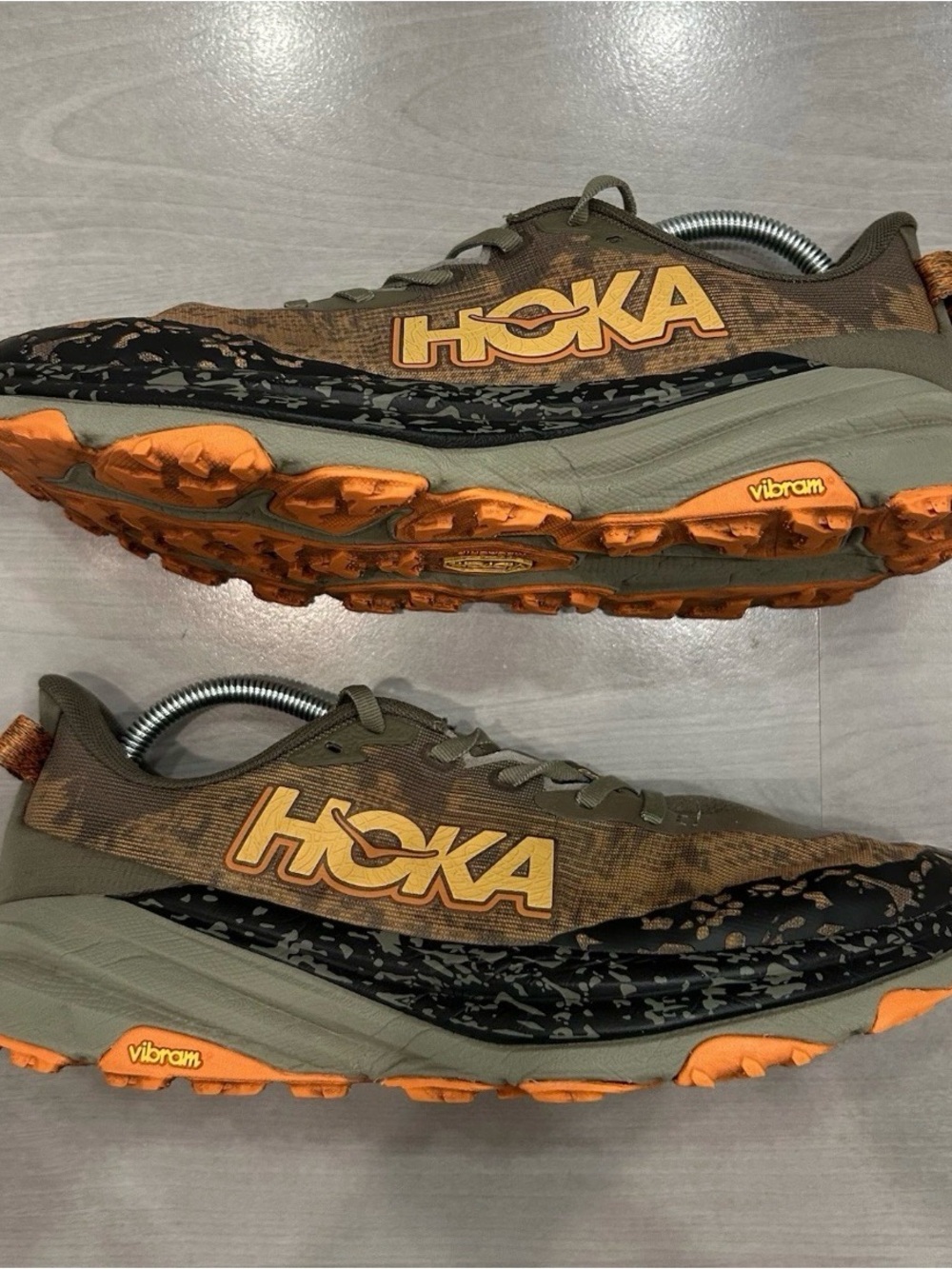 Hoka Speedgoat 6 Mens Size 10 Trail Running Shoes Sneakers Antique Olive/Squash